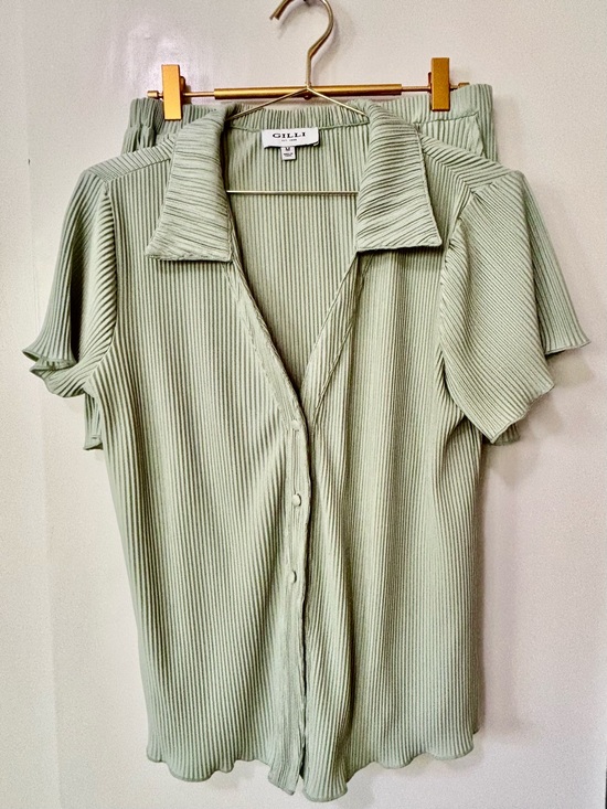 Gilli Other - Gilli| Light Sage Green Ribbed Satin Plissé Short-Sleeve Shorts Lounge Set Sz M
